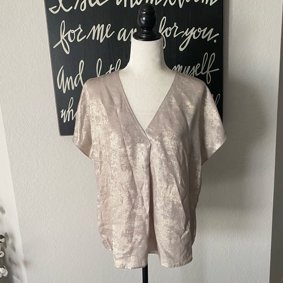 Jodifl Gold Shimmer Top NWT - Picture 1 of 11
